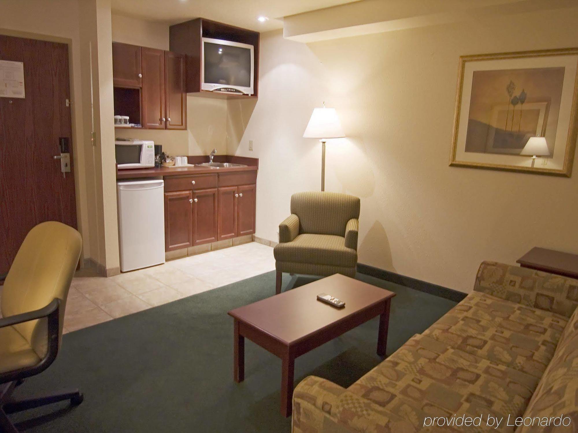Grande Cache Inn & Suites Rum bild